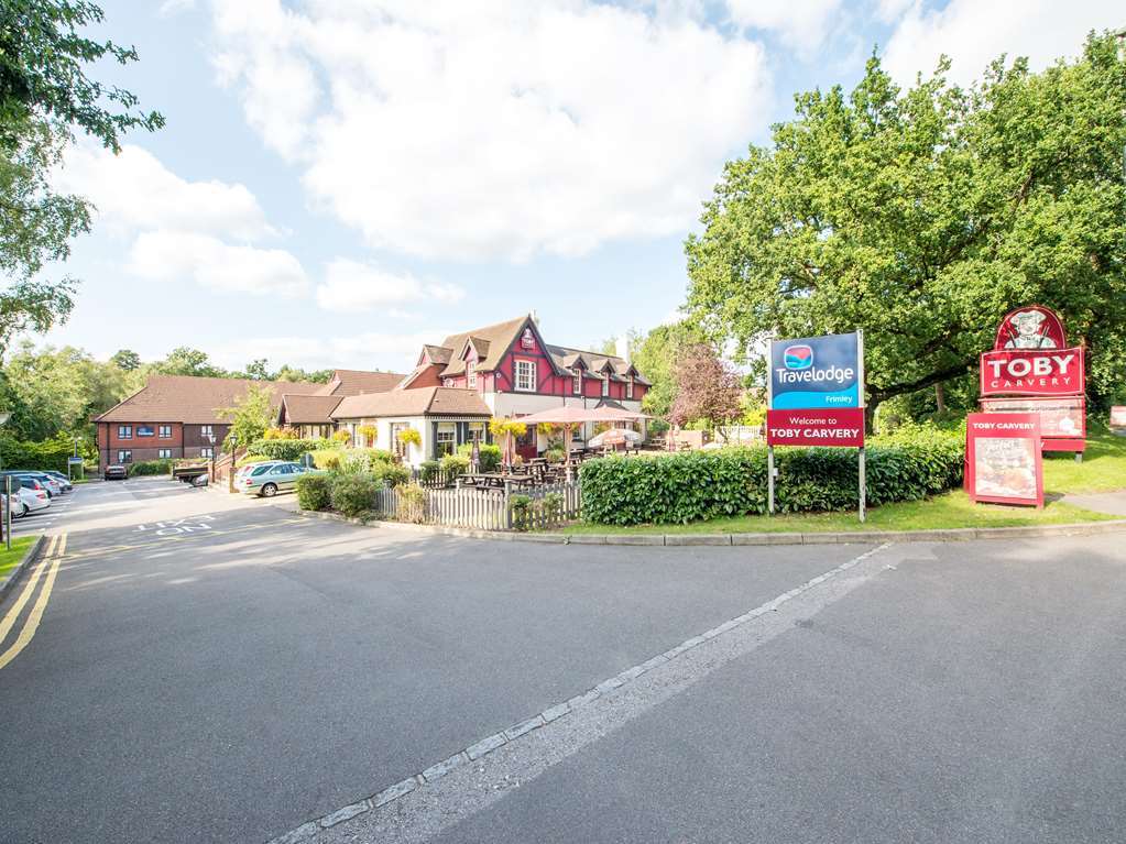 Travelodge Frimley Kültér fotó